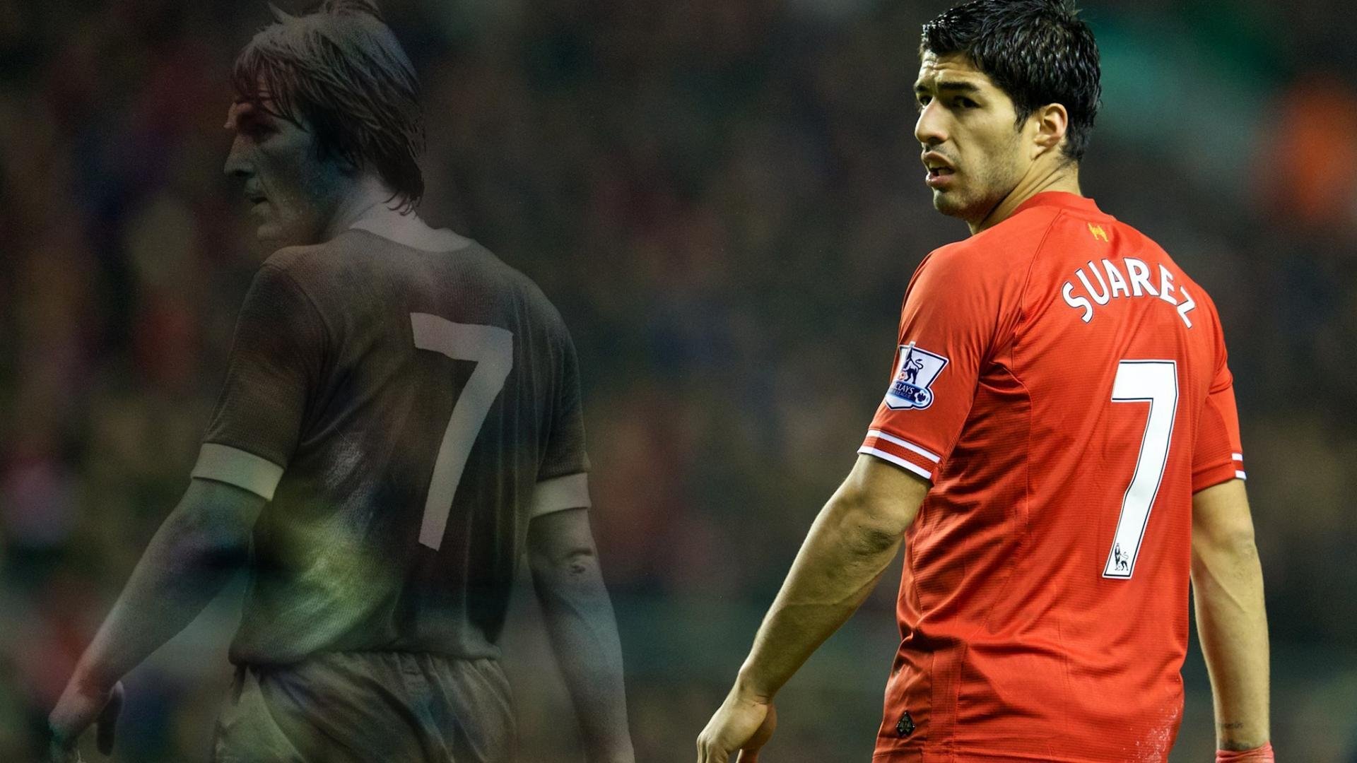 开云体育网址-瞩目明星对决：梅西与C朗的焦点相遇，梅西配合