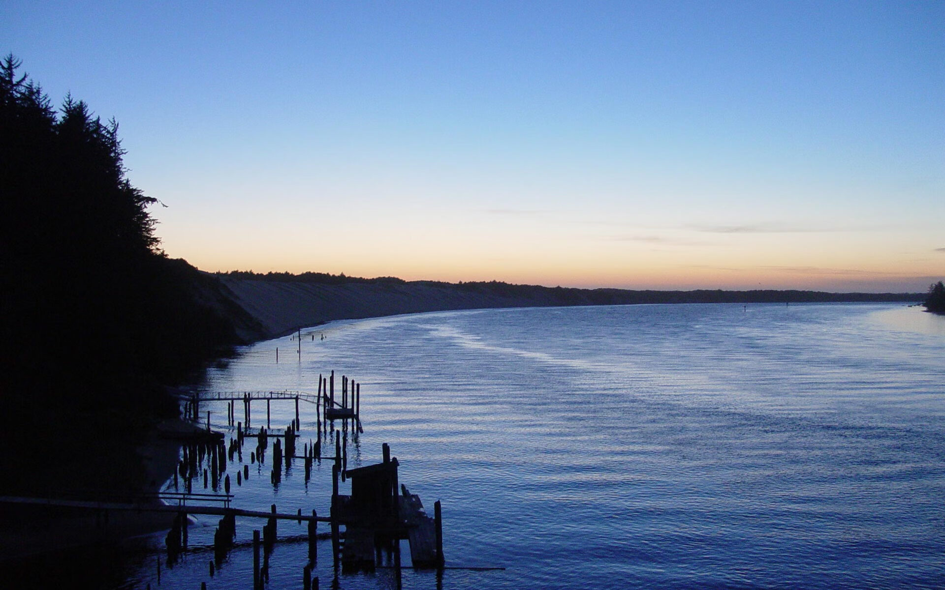 开云体育app入口-中超联赛国家队惨败 球迷期待阵容调整，国家队打中超